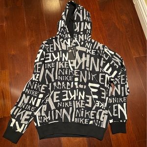 NEVER WORN -- men's Nike sweatshirt -- with tags